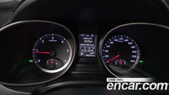 Hyundai Santa Fe (DM) Diesel(e-VGT) 2.0 2WD Premium 2013 — фото 8