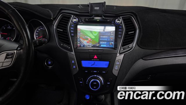 Hyundai Santa Fe (DM) Diesel(e-VGT) 2.0 2WD Premium 2013 — фото 13