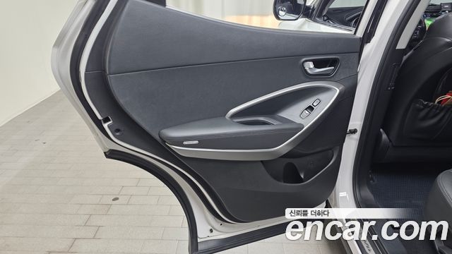 Hyundai Santa Fe (DM) Diesel(e-VGT) 2.0 2WD Premium 2013 — фото 25