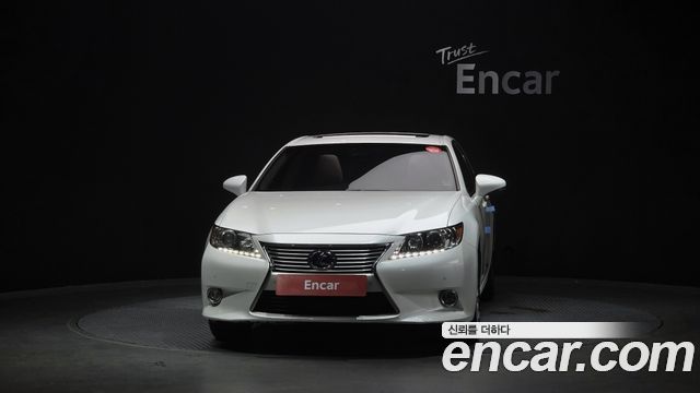Lexus ES300h Executive XV60 2013 — фото 3