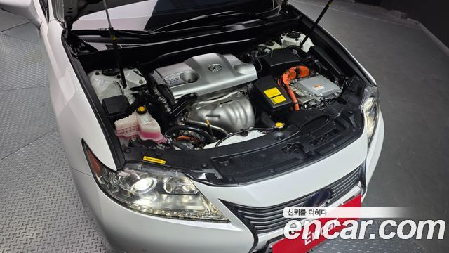 Lexus ES300h Executive XV60 2013 — фото 6