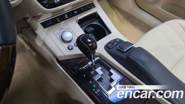 Lexus ES300h Executive XV60 2013 — фото 9
