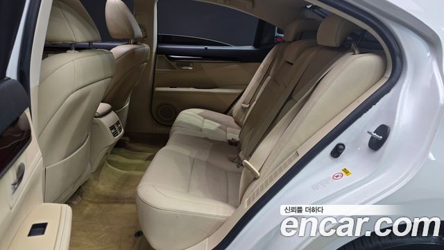 Lexus ES300h Executive XV60 2013 — фото 11