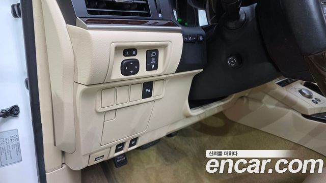 Lexus ES300h Executive XV60 2013 — фото 12
