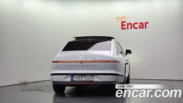 Hyundai Grandeur (GN7) 3,5 Gasoline 4WD Exclusive 2023 — фото 4