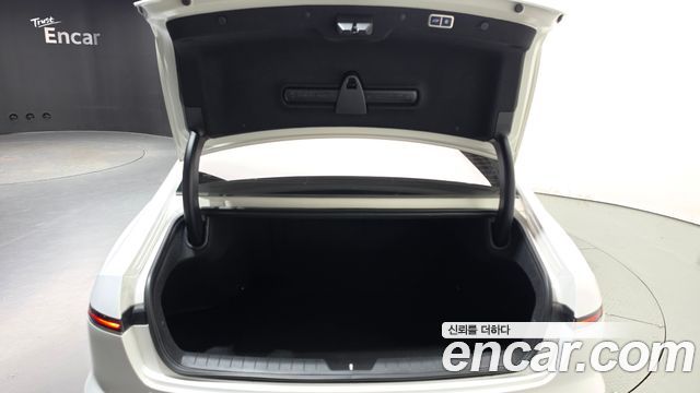 Hyundai Grandeur (GN7) 3,5 Gasoline 4WD Exclusive 2023 — фото 20
