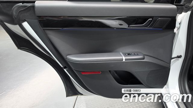 Hyundai Grandeur (GN7) 3,5 Gasoline 4WD Exclusive 2023 — фото 25