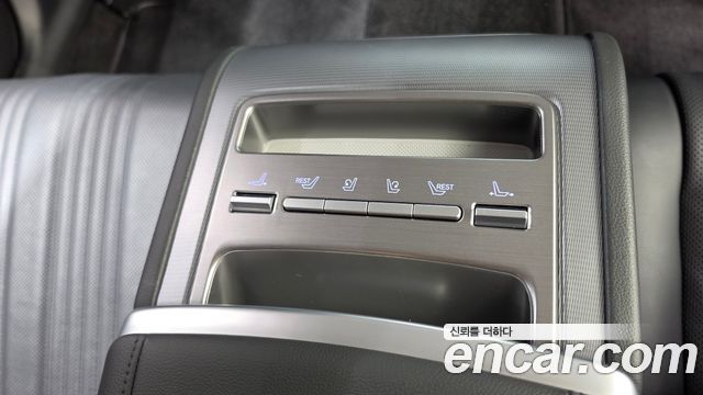 Hyundai Grandeur (GN7) 3,5 Gasoline 4WD Exclusive 2023 — фото 28
