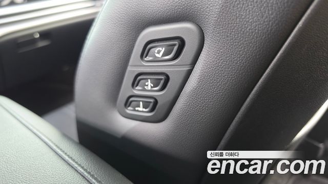 Hyundai Grandeur (GN7) 3,5 Gasoline 4WD Exclusive 2023 — фото 31