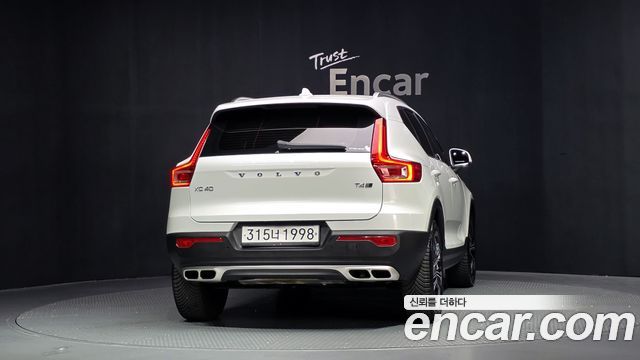 Volvo XC40 T4 Inscription 2020 — фото 4