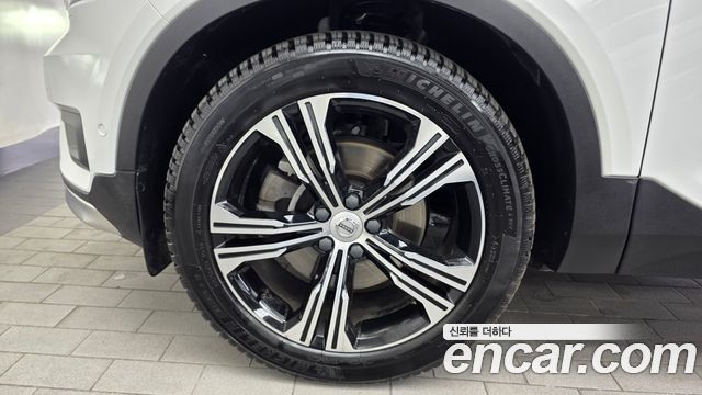 Volvo XC40 T4 Inscription 2020 — фото 5