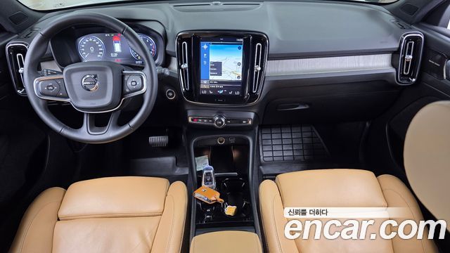 Volvo XC40 T4 Inscription 2020 — фото 7