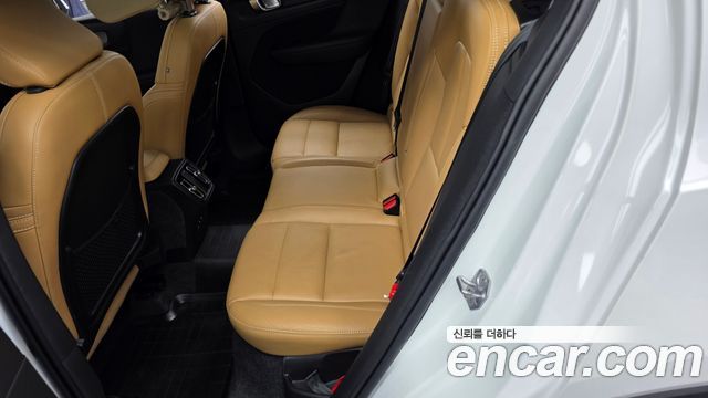 Volvo XC40 T4 Inscription 2020 — фото 26