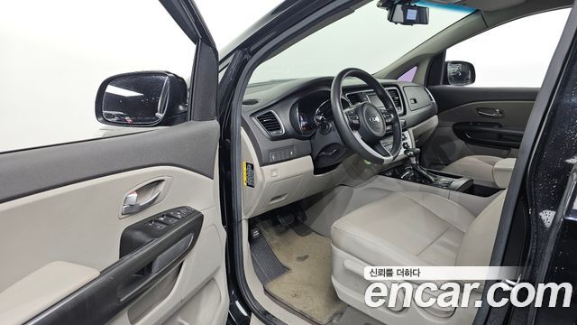 Kia Carnival 11-seater Deluxe 2017 — фото 10