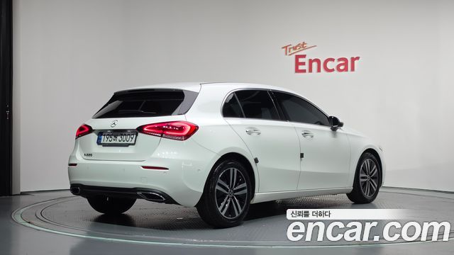 Mercedes-Benz A-Class (W177) A220 Hatchback 2022 — фото 2