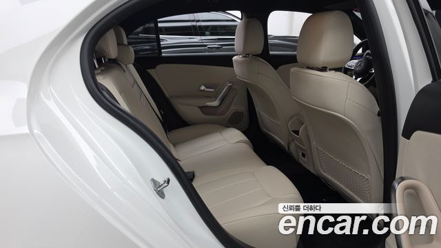 Mercedes-Benz A-Class (W177) A220 Hatchback 2022 — фото 12