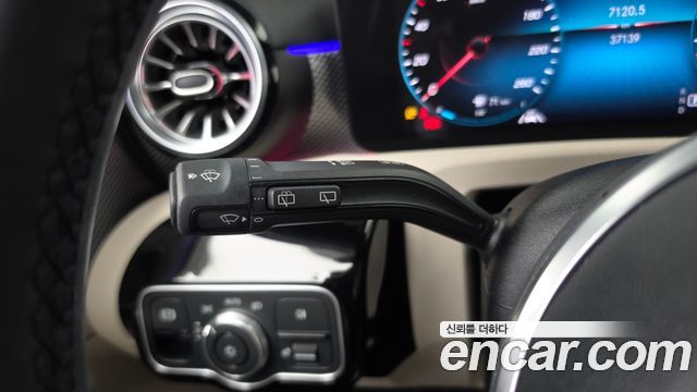 Mercedes-Benz A-Class (W177) A220 Hatchback 2022 — фото 17
