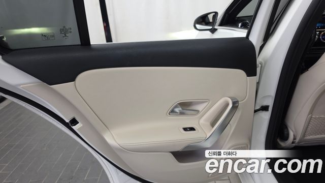 Mercedes-Benz A-Class (W177) A220 Hatchback 2022 — фото 25