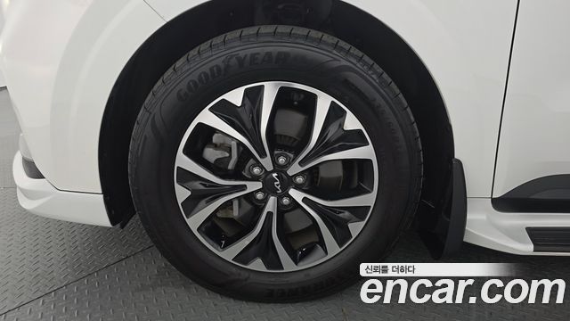 Kia Carnival (IV) Gasoline 11-Seater Prestige 2023 — фото 5