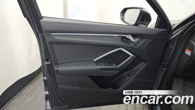 Audi Q3 (F3) 40 TFSI Quattro Premium Sport Back 2024 — фото 24