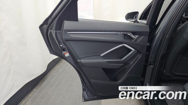 Audi Q3 (F3) 40 TFSI Quattro Premium Sport Back 2024 — фото 25