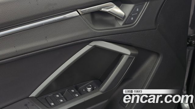 Audi Q3 (F3) 40 TFSI Quattro Premium Sport Back 2024 — фото 31