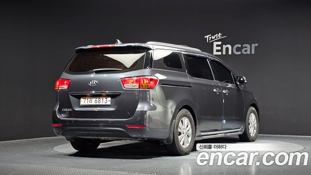 Kia Carnival 11-seater Luxury 2018 — фото 2