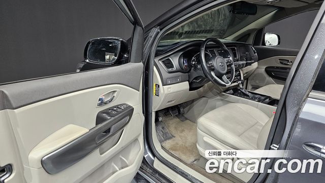 Kia Carnival 11-seater Luxury 2018 — фото 10