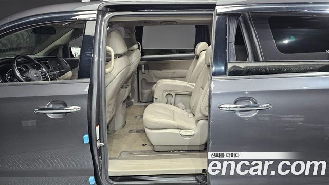 Kia Carnival 11-seater Luxury 2018 — фото 11