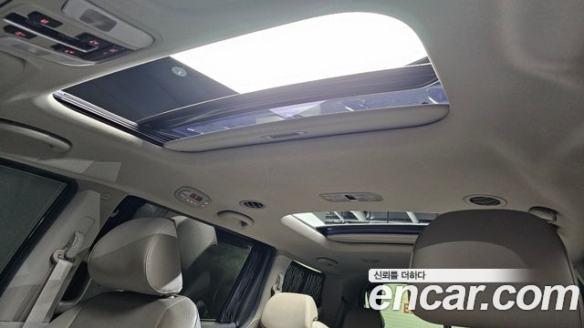 Kia Carnival 11-seater Luxury 2018 — фото 16