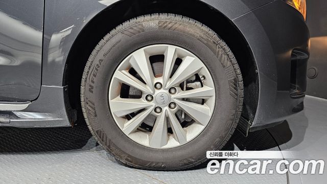 Kia Carnival 11-seater Luxury 2018 — фото 21