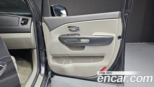 Kia Carnival 11-seater Luxury 2018 — фото 24