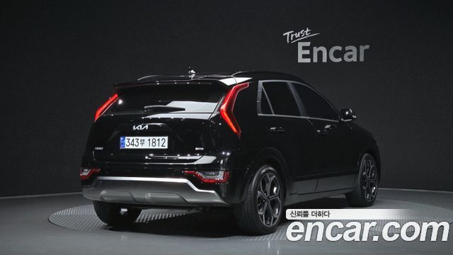 Kia Niro Signature 2022 — фото 2