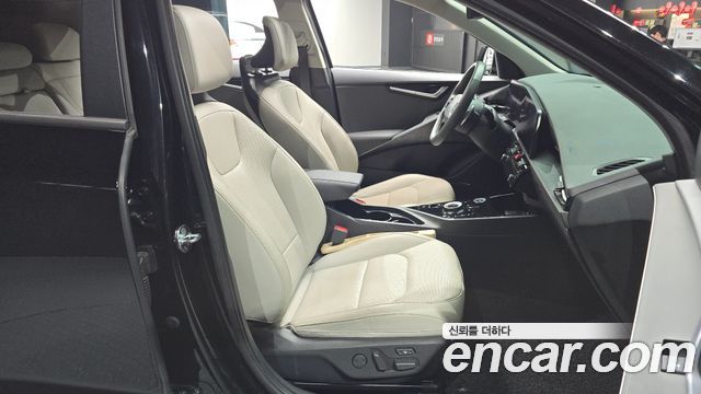Kia Niro Signature 2022 — фото 12