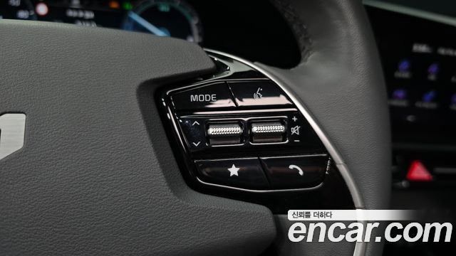 Kia Niro Signature 2022 — фото 32