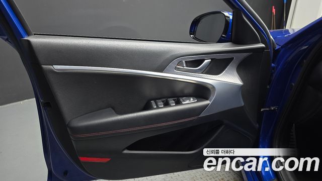 Genesis G70 Gasoline 2.0T 2WD 2023 — фото 24