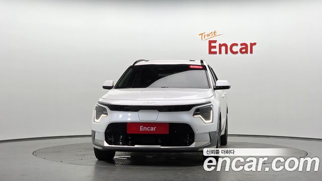 Kia Niro EV Earth 2023 — фото 3