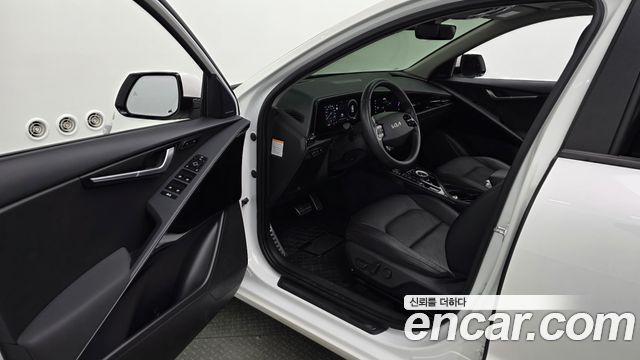 Kia Niro EV Earth 2023 — фото 10
