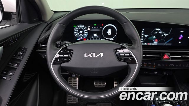 Kia Niro EV Earth 2023 — фото 13