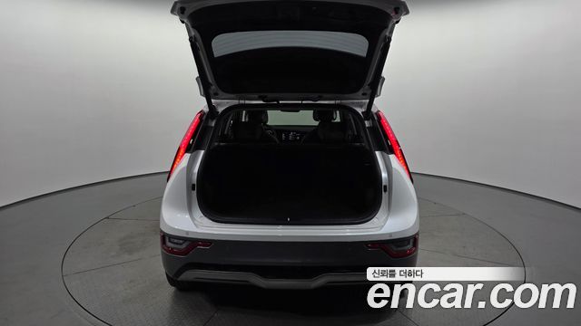 Kia Niro EV Earth 2023 — фото 20