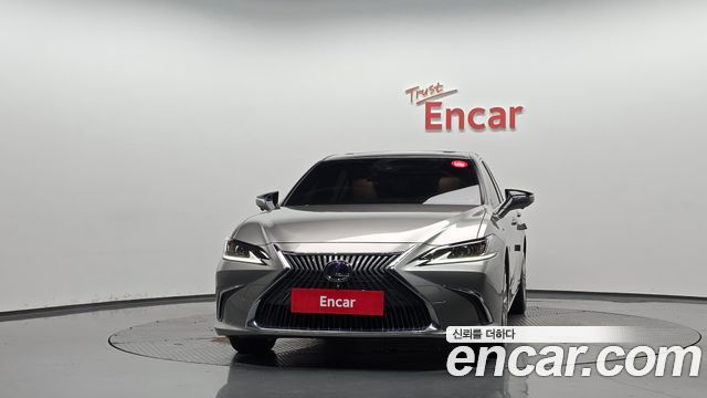 Lexus ES300h (VII) Luxury Plus 2021 — фото 3