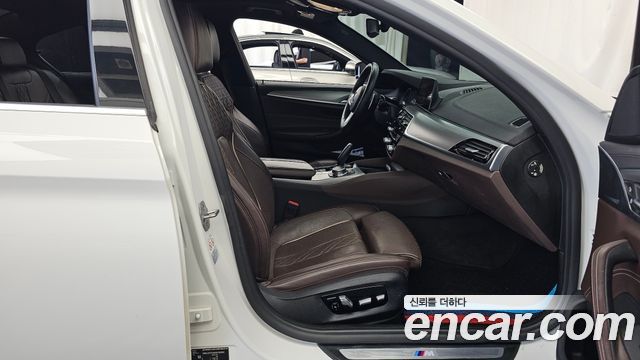 BMW 5 Series (G30) 530i xDrive M Sport Package Plus 2019 — фото 11