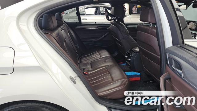 BMW 5 Series (G30) 530i xDrive M Sport Package Plus 2019 — фото 12