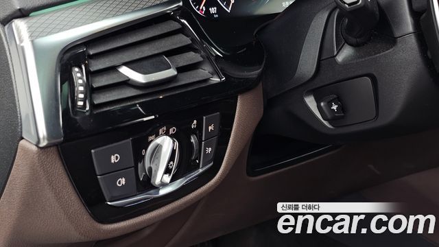 BMW 5 Series (G30) 530i xDrive M Sport Package Plus 2019 — фото 18