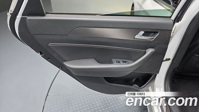 Hyundai Sonata (LF) 2.0 Turbo Exclusive 2016 — фото 25