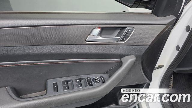 Hyundai Sonata (LF) 2.0 Turbo Exclusive 2016 — фото 28