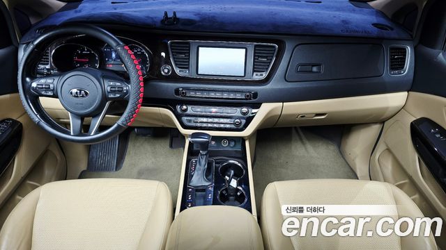 Kia Carnival 9-Seater Prstige 2019 — фото 7