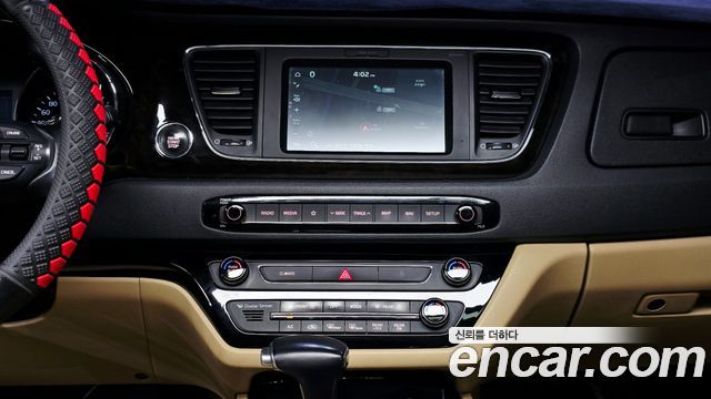 Kia Carnival 9-Seater Prstige 2019 — фото 18