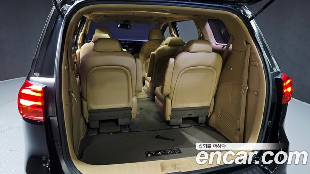 Kia Carnival 9-Seater Prstige 2019 — фото 22