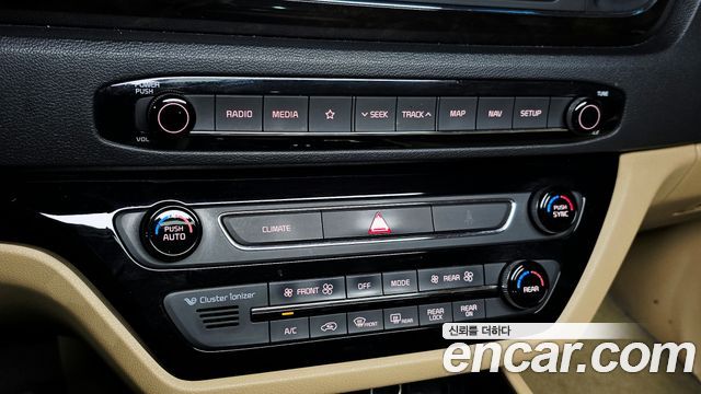 Kia Carnival 9-Seater Prstige 2019 — фото 23